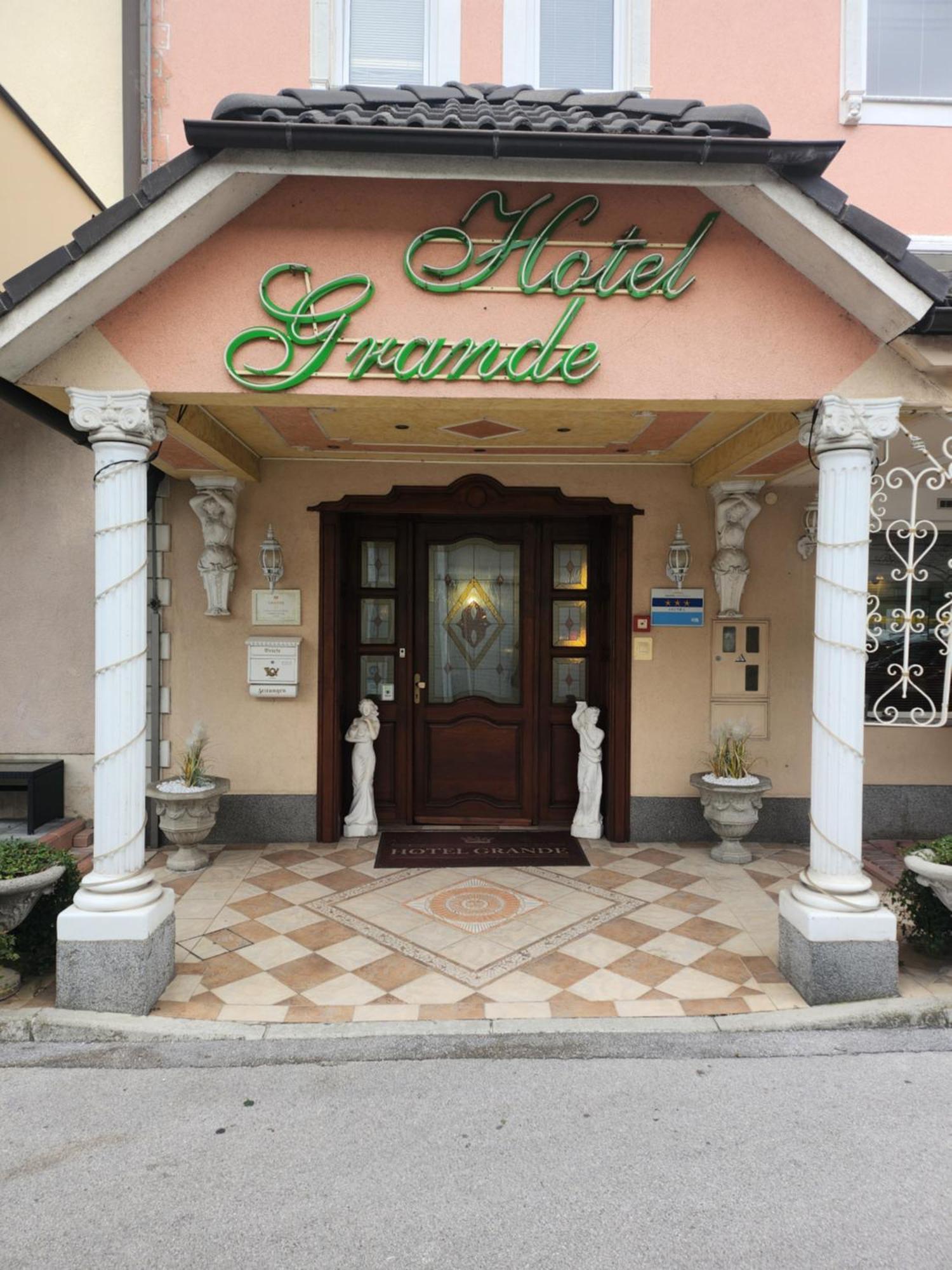 Hotel Grande Целие Екстериор снимка